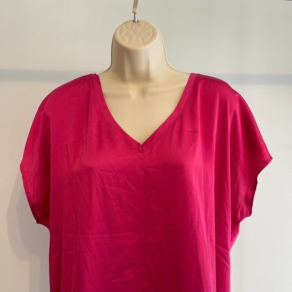 Lane Bryant Pink V Neck Rayon Blend Tee Shirt Size 14/16 Pre-owned - Picture 2 of 7